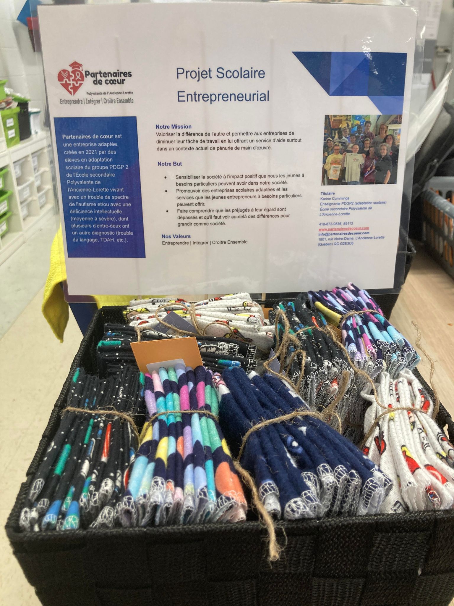 notre présentoir.jpg