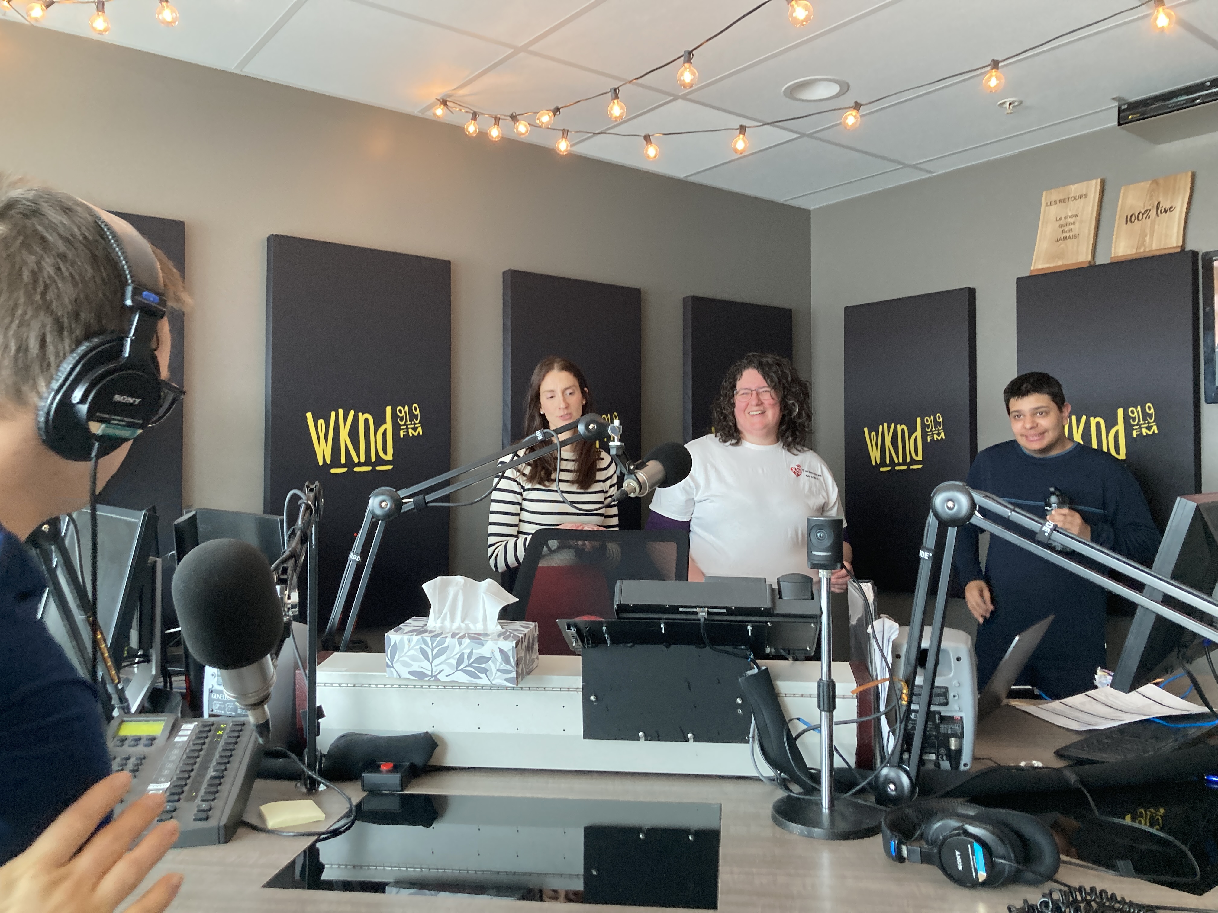 On parle à la radio Wknd.JPG